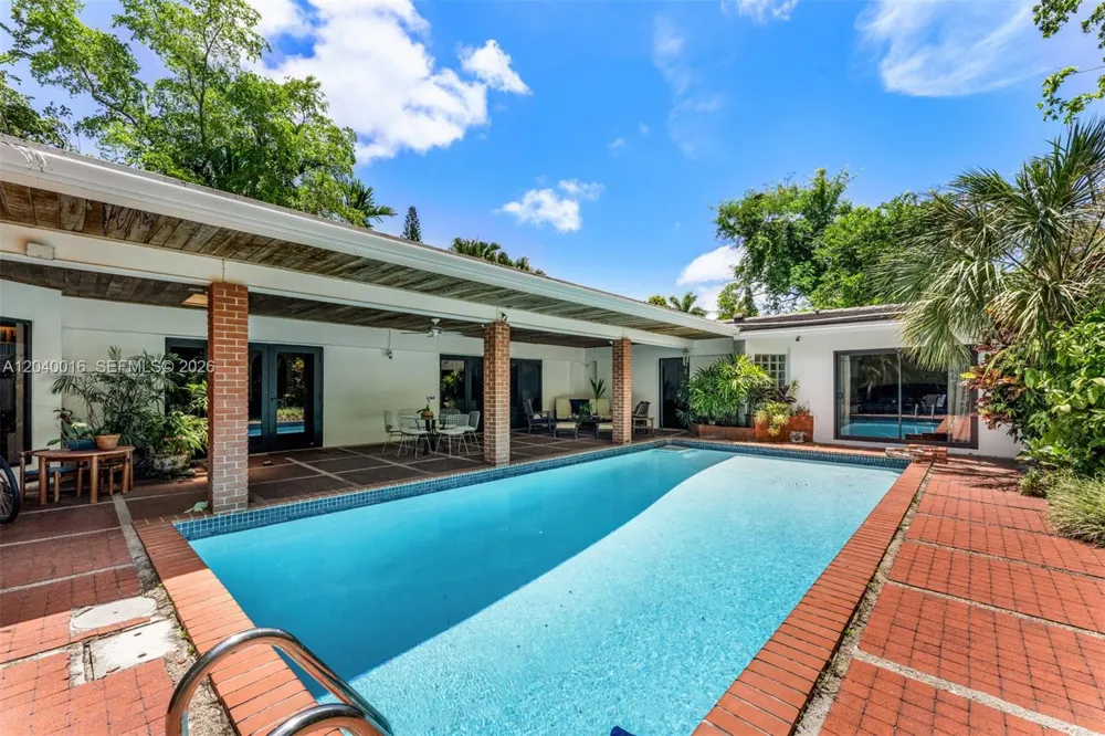 11100 SW 67th Ave Pinecrest, FL 33156