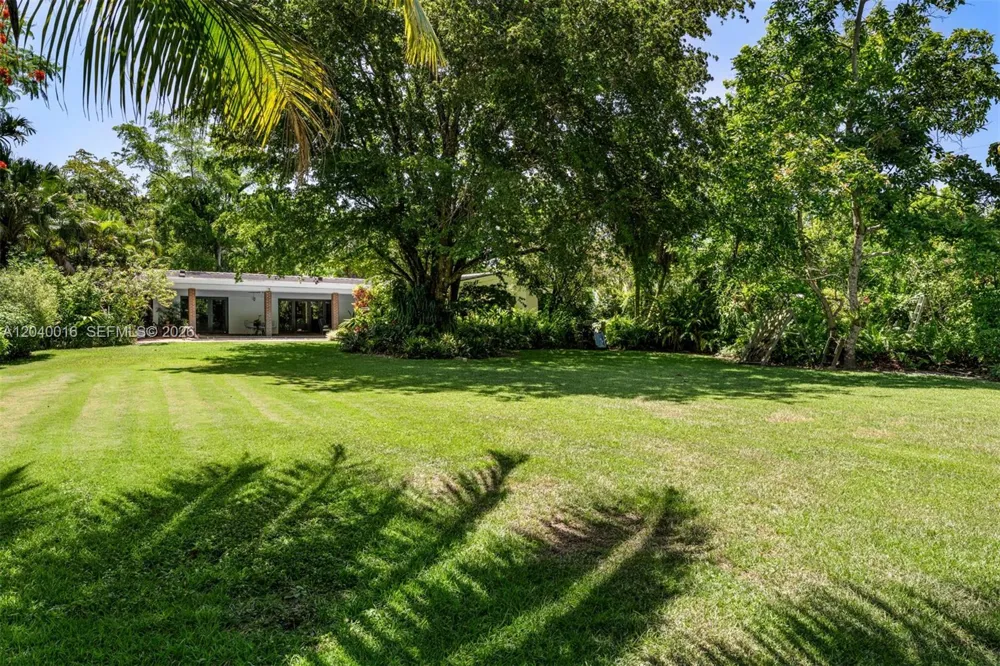 11100 SW 67th Ave Pinecrest, FL 33156