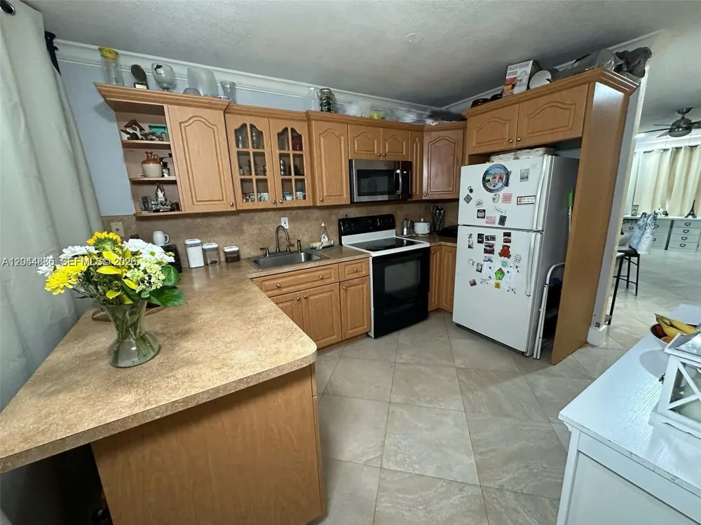 11537 SW 6th St Sweetwater, FL 33174
