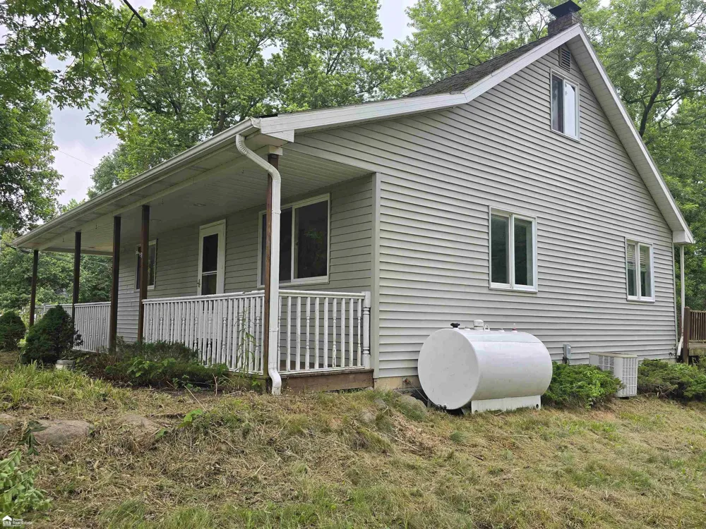 819 W Summit Street Vernon Township, MI 48429