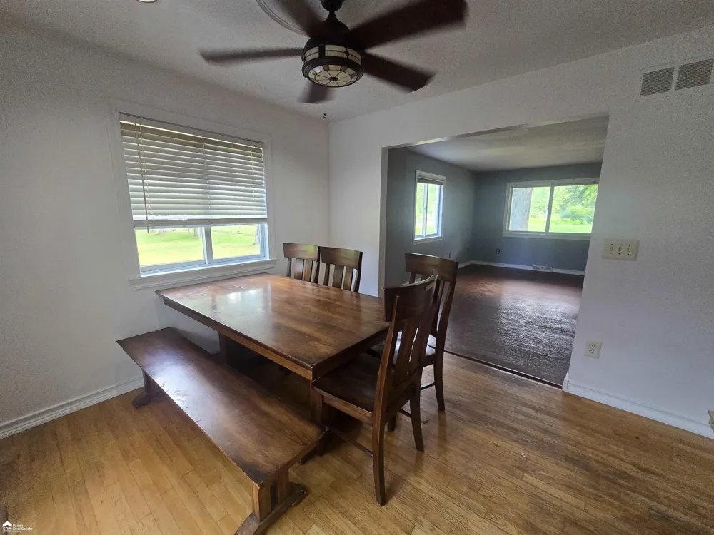 819 W Summit Street Vernon Township, MI 48429
