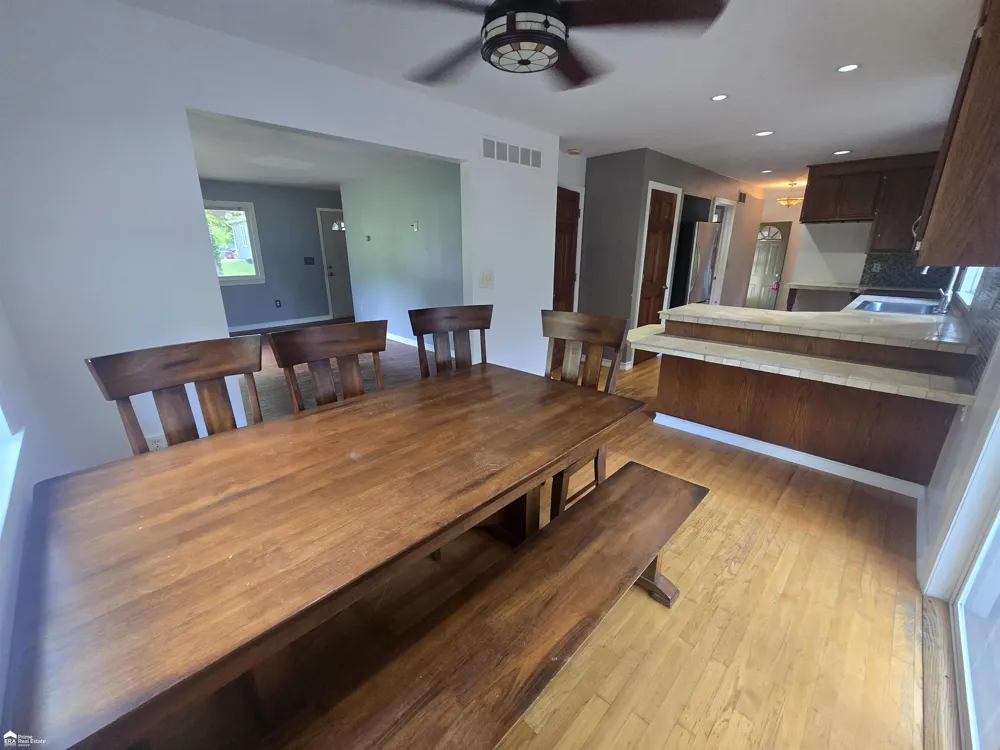 819 W Summit Street Vernon Township, MI 48429