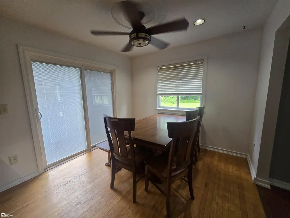 819 W Summit Street Vernon Township, MI 48429