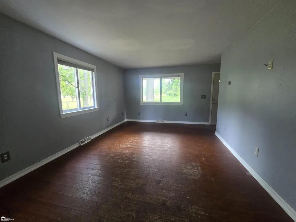 819 W Summit Street Vernon Township, MI 48429
