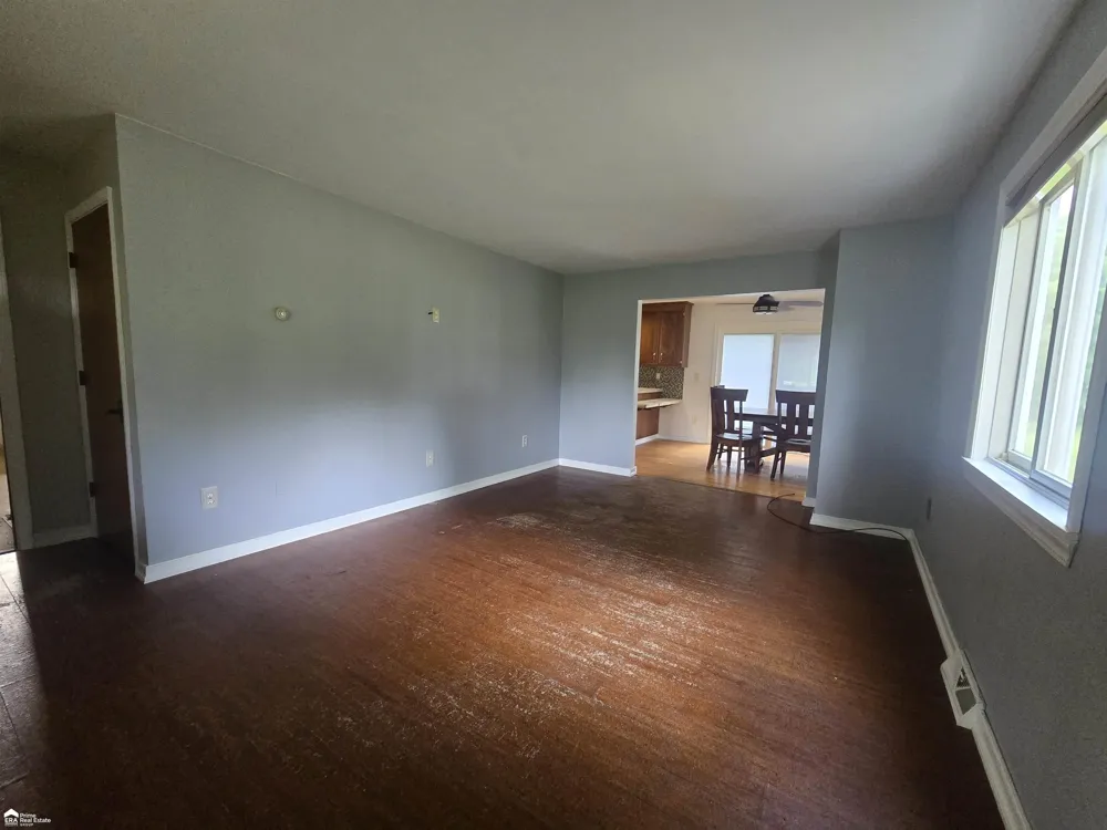 819 W Summit Street Vernon Township, MI 48429