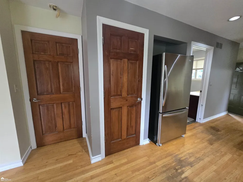 819 W Summit Street Vernon Township, MI 48429