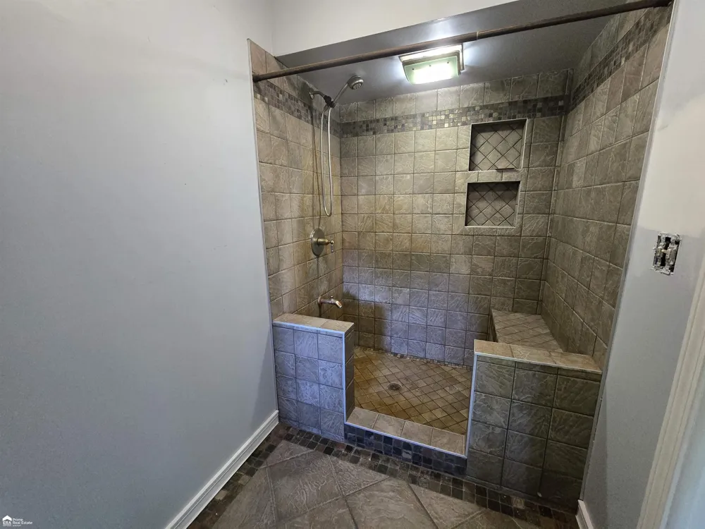 819 W Summit Street Vernon Township, MI 48429