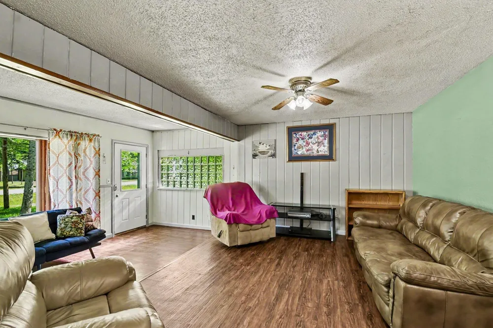 7579 Hillsdale Drive Plainfield Township, MI 48739