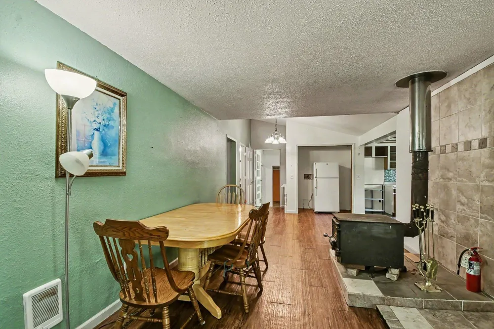 7579 Hillsdale Drive Plainfield Township, MI 48739