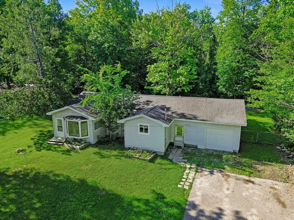 7579 Hillsdale Drive Plainfield Township, MI 48739