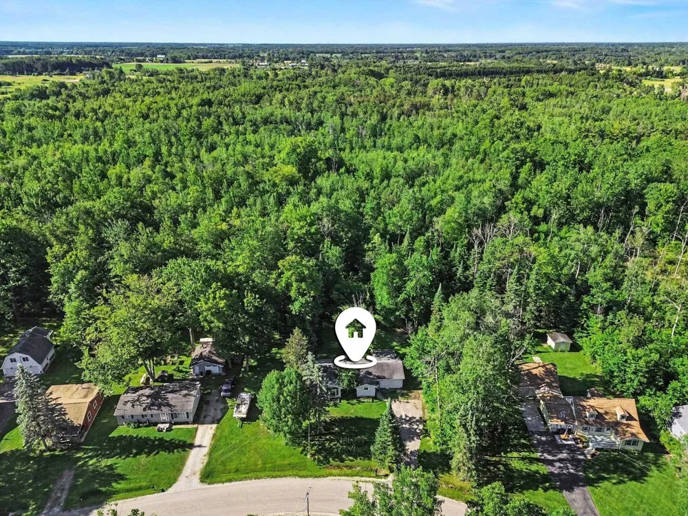 7579 Hillsdale Drive Plainfield Township, MI 48739