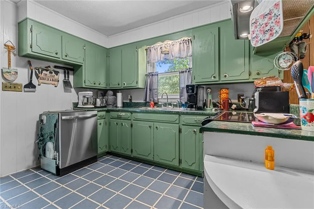 78 Stardust Lane Glade Valley, NC 28627