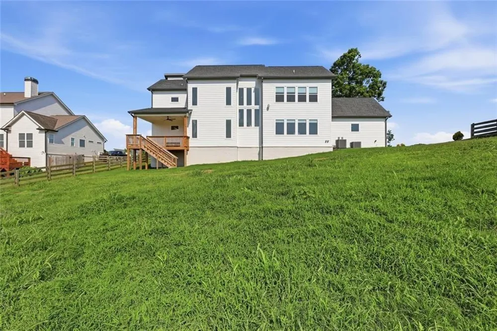 5746 Avalon Commons Way Clermont, GA 30527