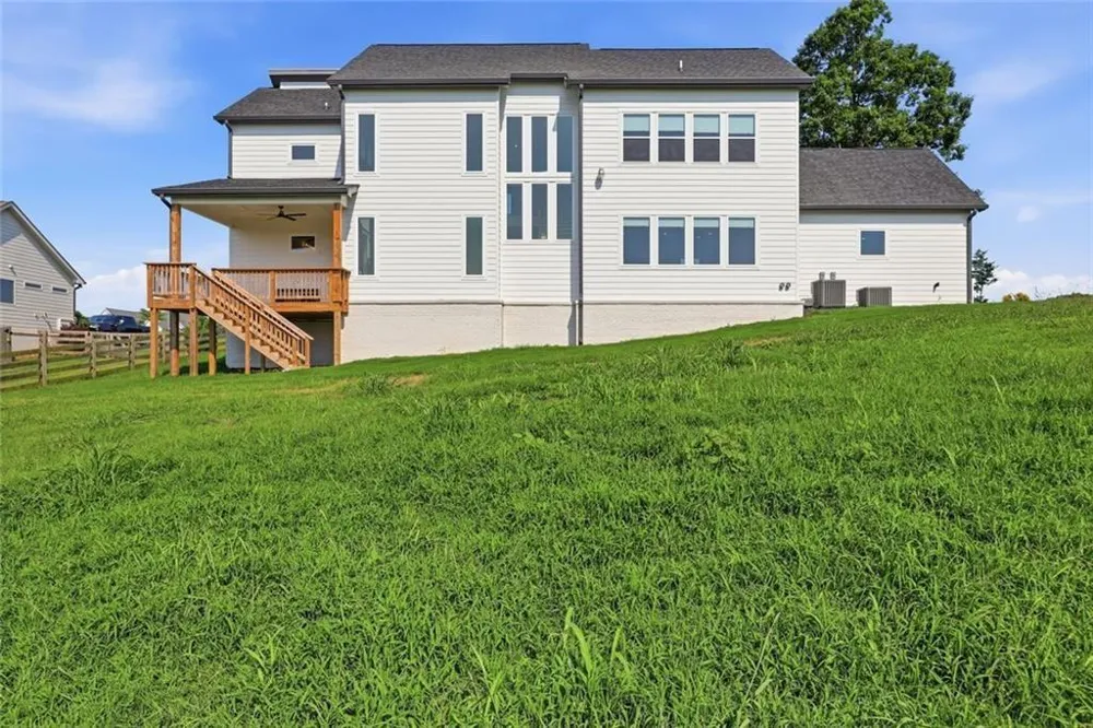 5746 Avalon Commons Way Clermont, GA 30527
