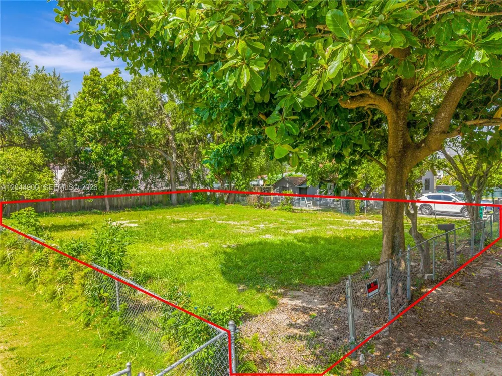 60 NE 76th St Miami, FL 33138