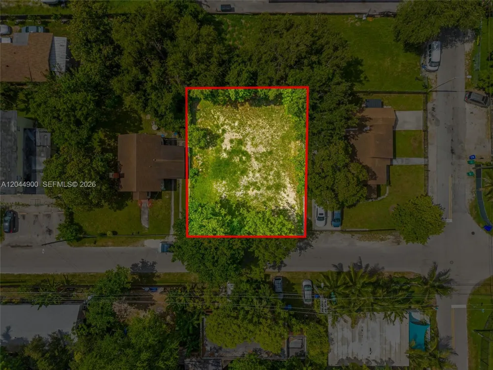60 NE 76th St Miami, FL 33138