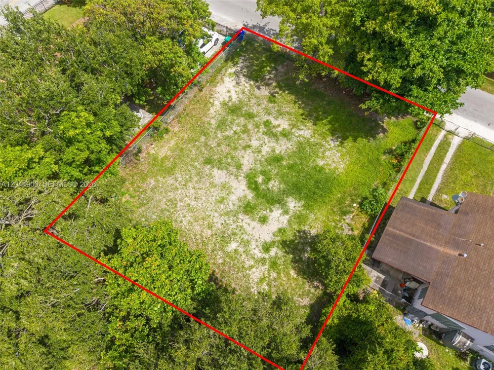 60 NE 76th St Miami, FL 33138