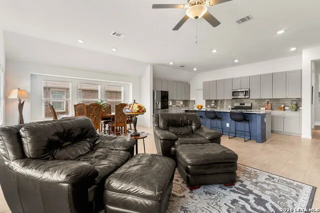 8935 Rancher Pl Seguin, TX 78155