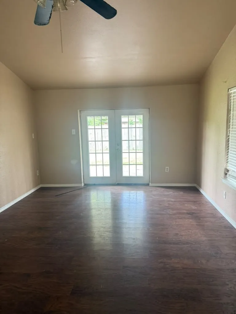 4237 Upland Way Garland, TX 75042