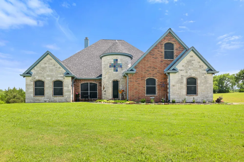 303 Celtic Road Howe, TX 75459