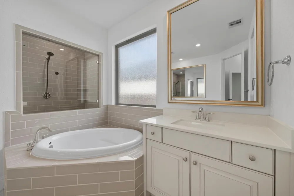 1021 Lakemont Bend Lane Pinehurst, TX 77362