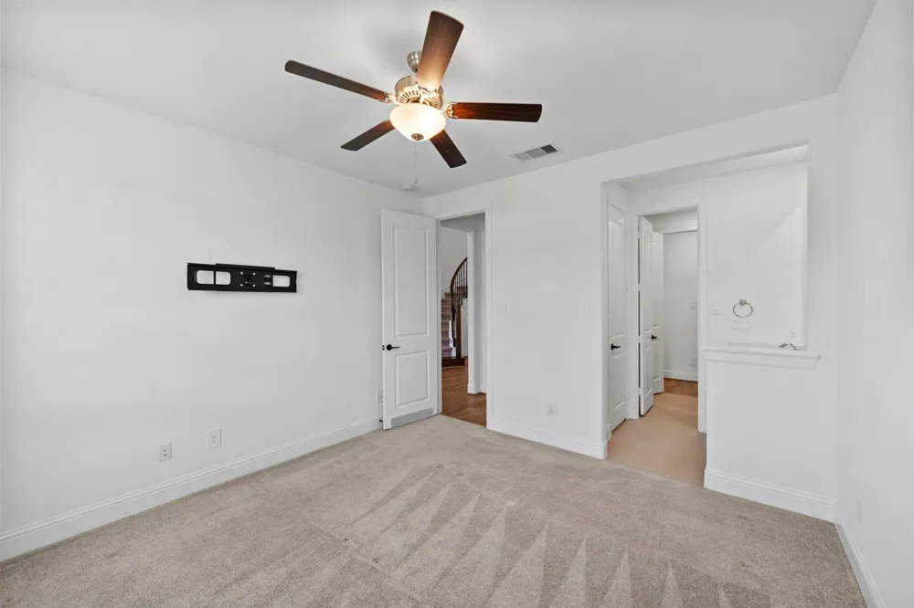 1021 Lakemont Bend Lane Pinehurst, TX 77362