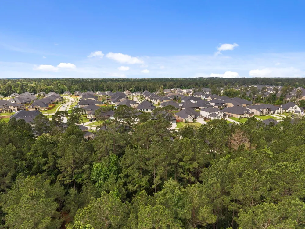 1021 Lakemont Bend Lane Pinehurst, TX 77362
