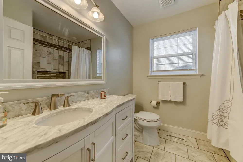 141 QUIET ROAD Sicklerville, NJ 08081