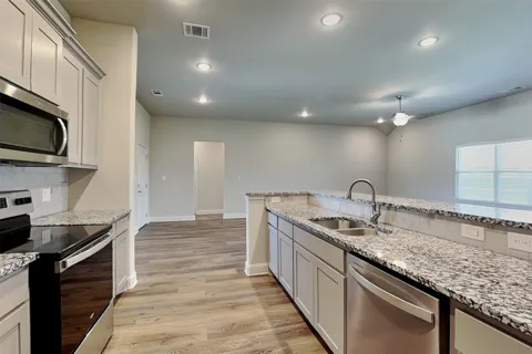 2902 Orchid Drive