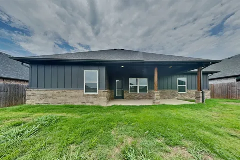 2902 Orchid Drive