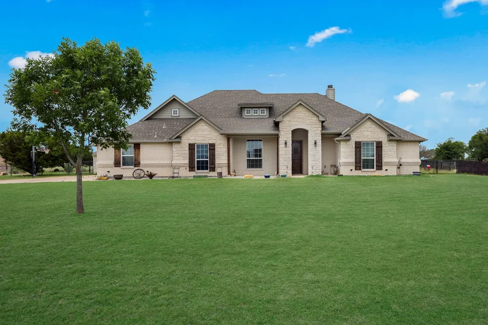 120 Lone Star Way Godley, TX 76044