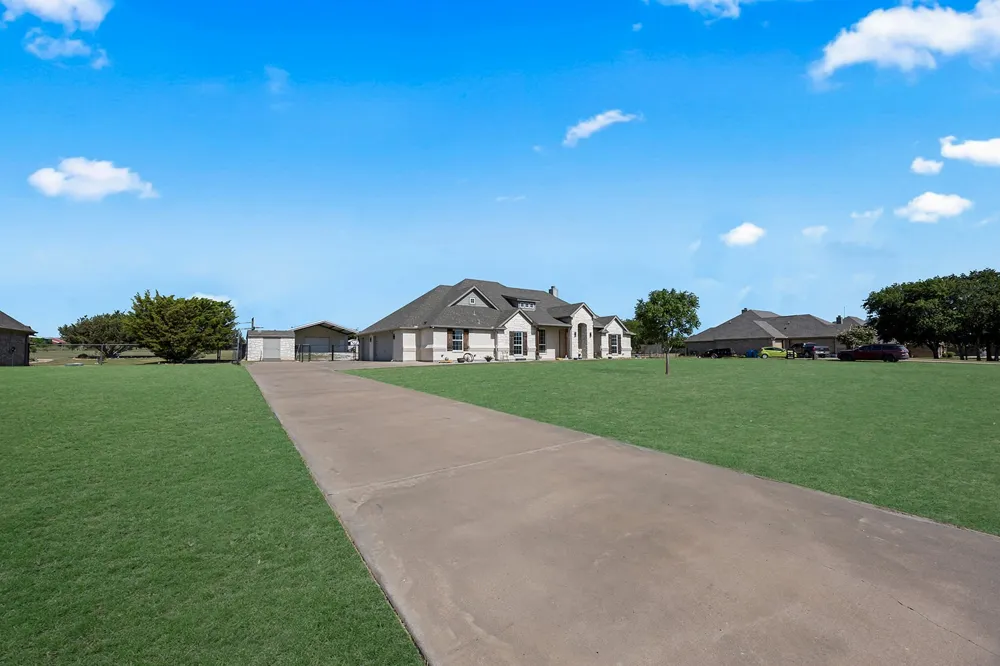 120 Lone Star Way Godley, TX 76044