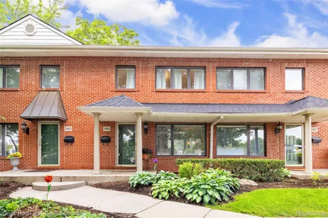 1005 Old Woodward Avenue