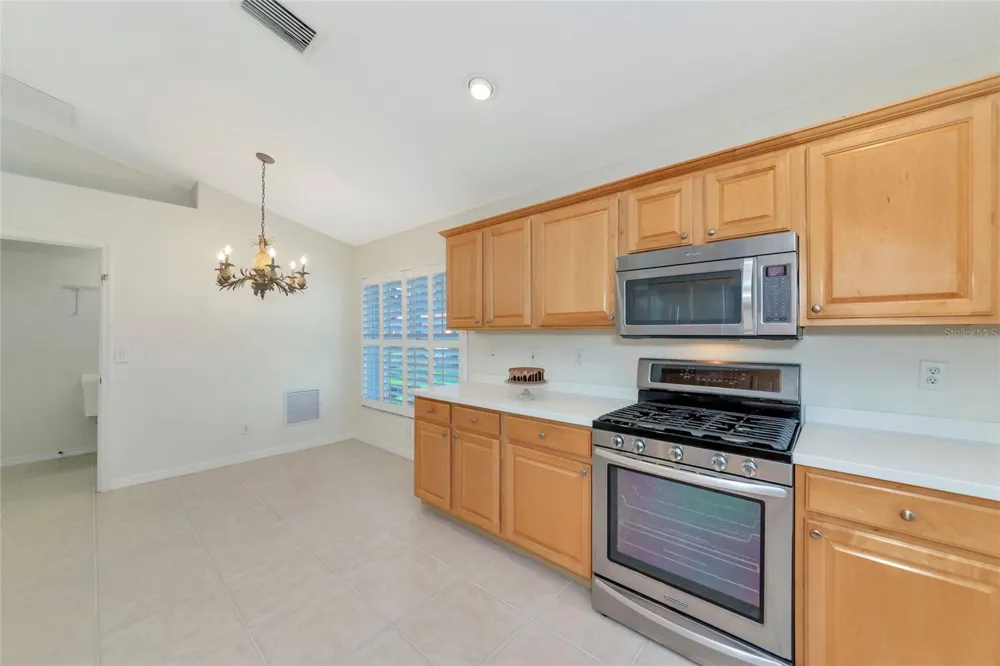 5133 FLAGSTONE DRIVE Sarasota, FL 34238