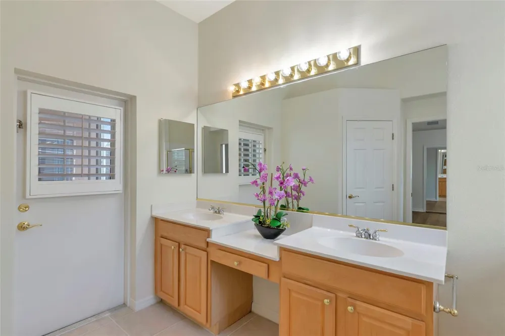 5133 FLAGSTONE DRIVE Sarasota, FL 34238