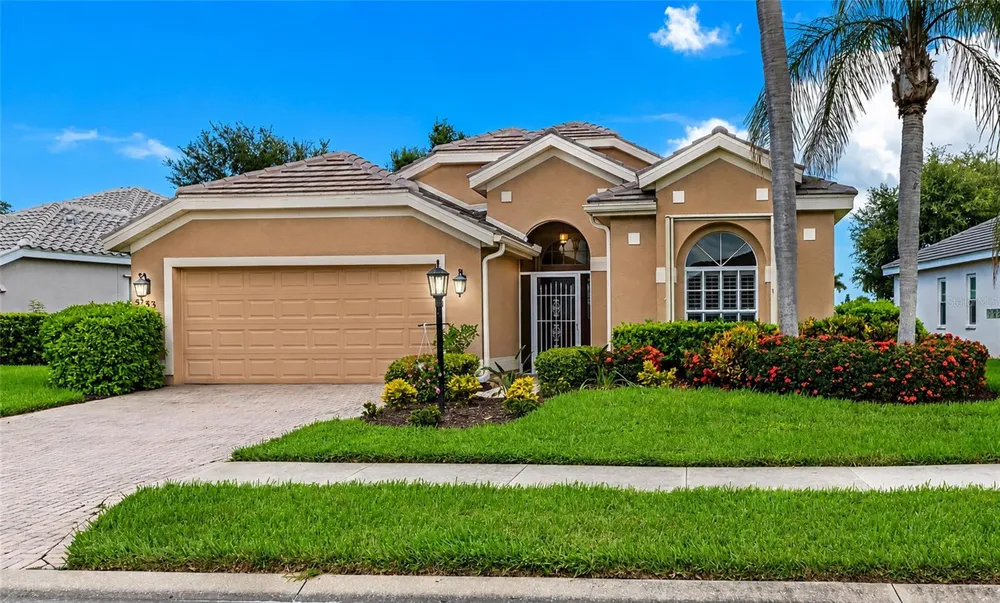 5133 FLAGSTONE DRIVE Sarasota, FL 34238