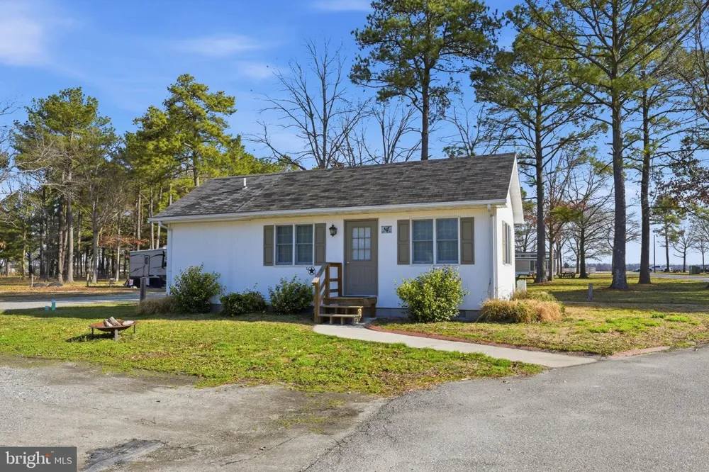 89 HUNTING QUARTER ROAD Greenwood, DE 19950