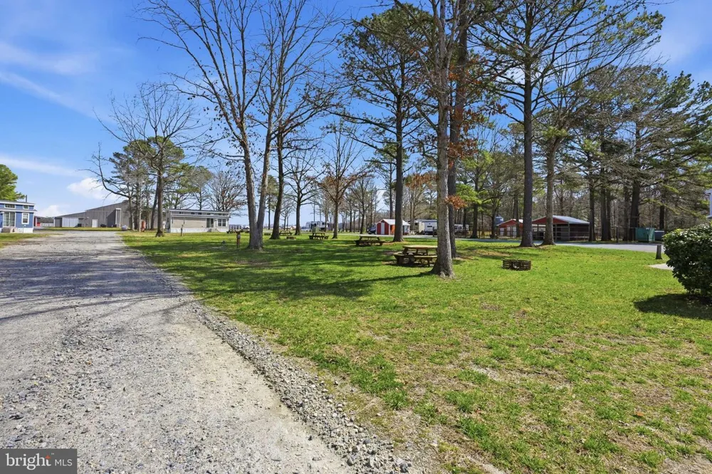 89 HUNTING QUARTER ROAD Greenwood, DE 19950
