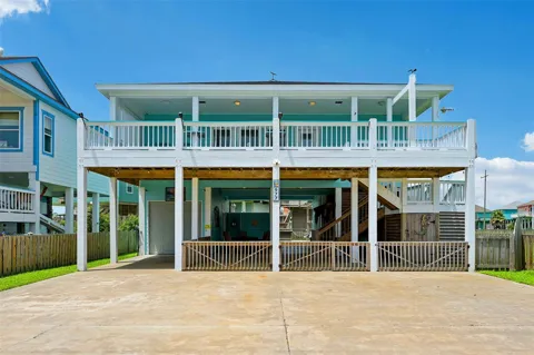 977 Bahama Drive