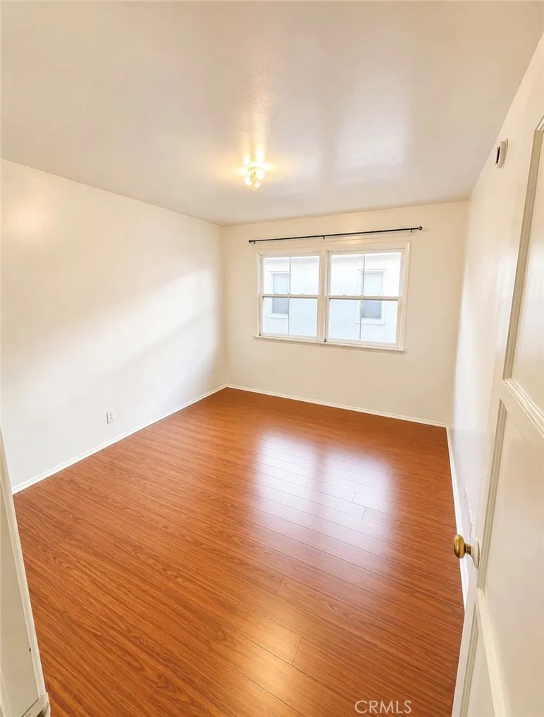 12823 Burbank Valley Village, CA 91607