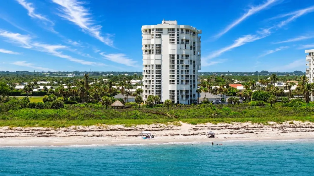 2700 Hwy A1a #207 Hutchinson Island, FL 34949