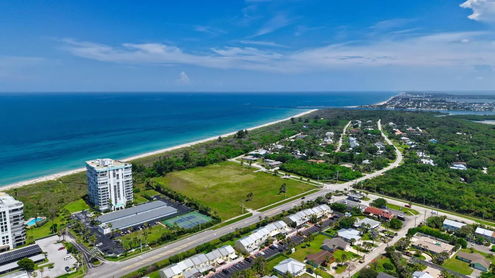 2700 Hwy A1a #207 Hutchinson Island, FL 34949