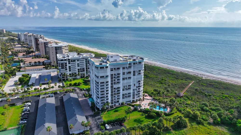 2700 Hwy A1a #207 Hutchinson Island, FL 34949