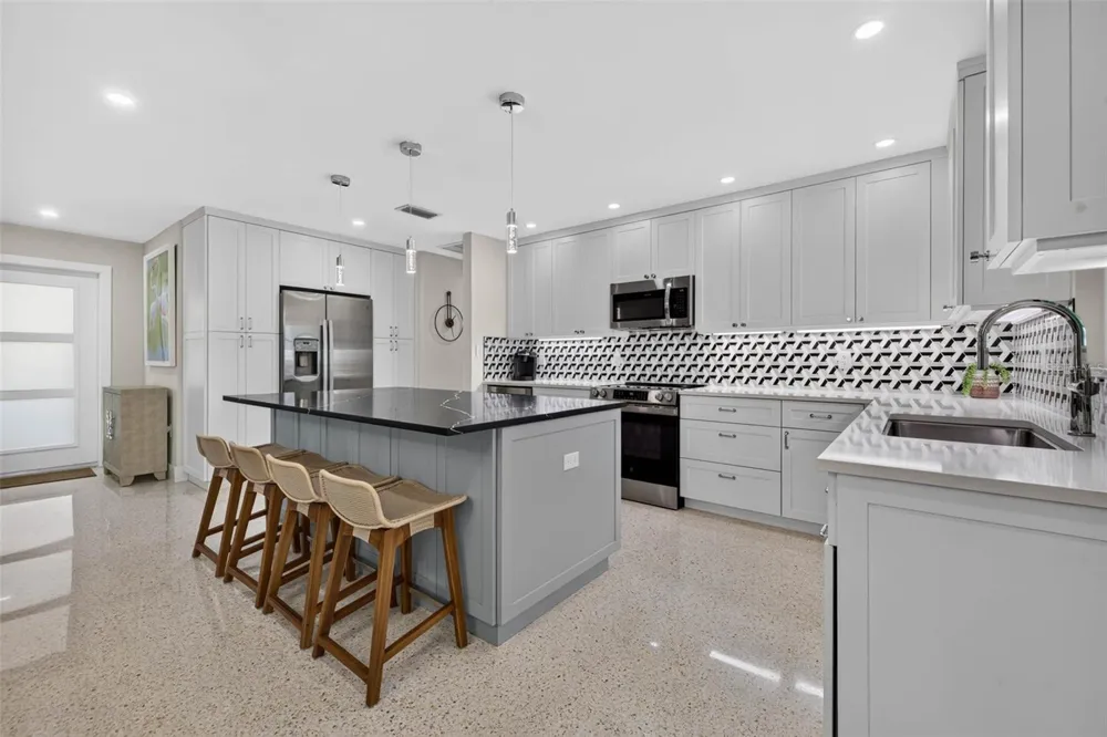 819 59TH AVENUE St Pete Beach, FL 33706