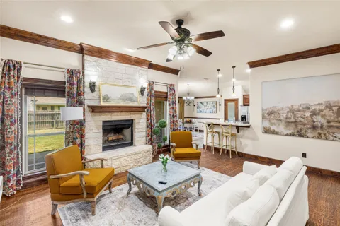 1326 Briar Cliff Path