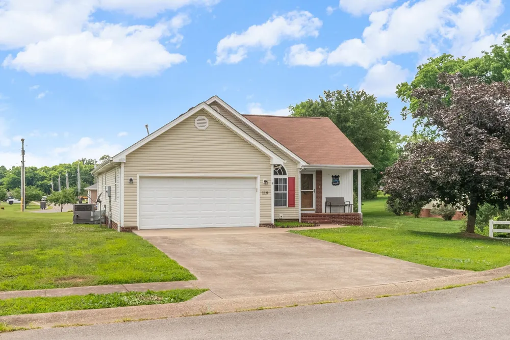 119 Carriage Way Hopkinsville, KY 42240