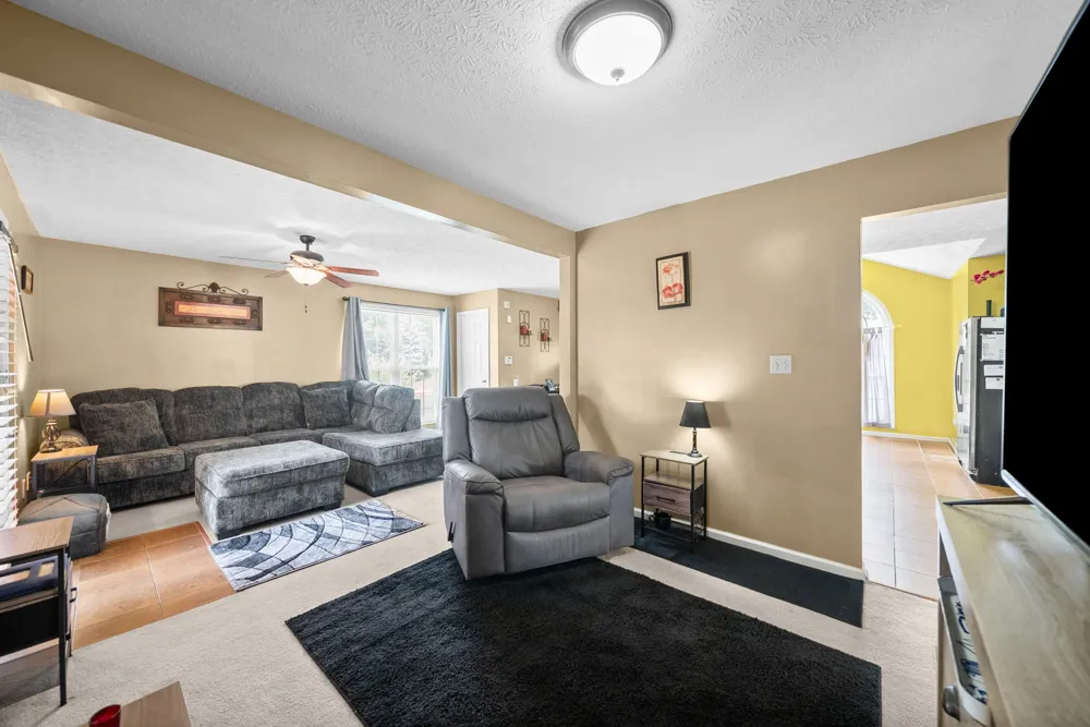 119 Carriage Way Hopkinsville, KY 42240