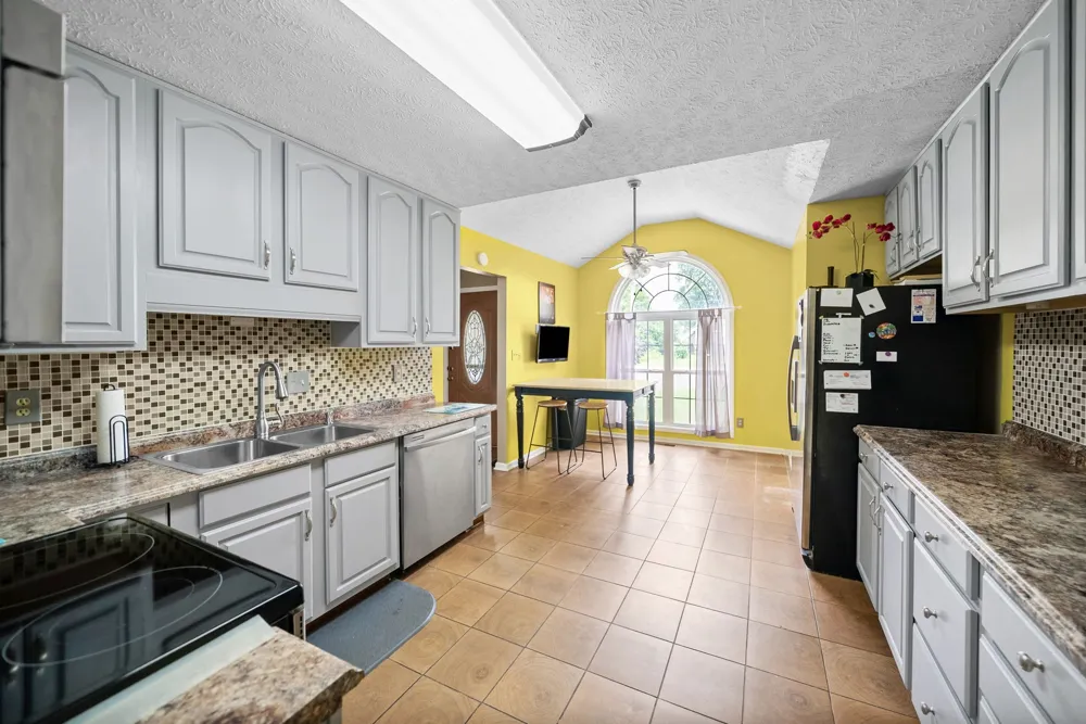 119 Carriage Way Hopkinsville, KY 42240