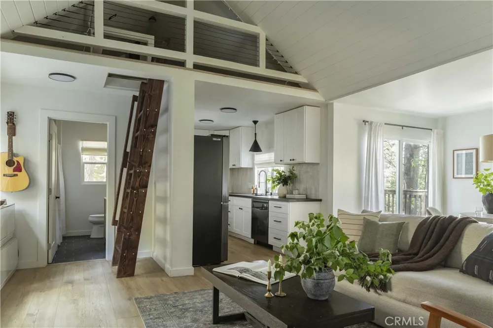 829 Sierra Vista Drive Twin Peaks, CA 92391