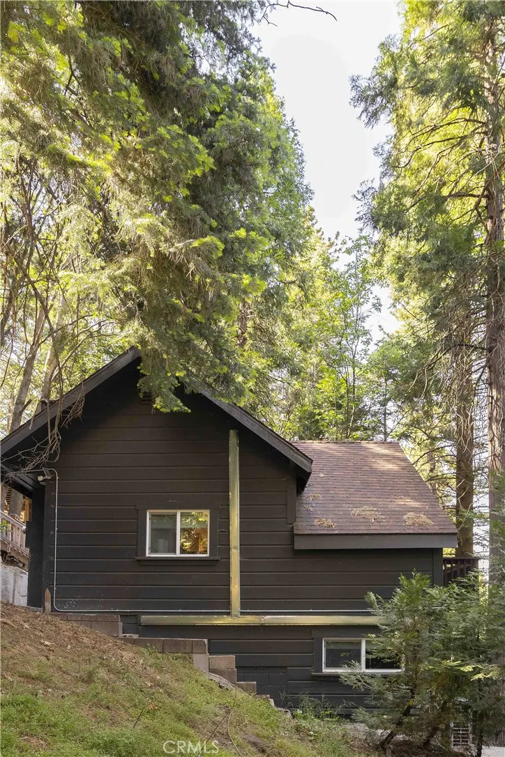 829 Sierra Vista Drive Twin Peaks, CA 92391